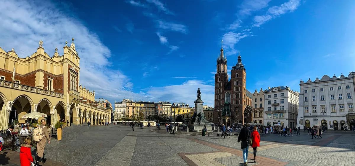 Where to Stay in Krakow for Nightlife: Top Districts